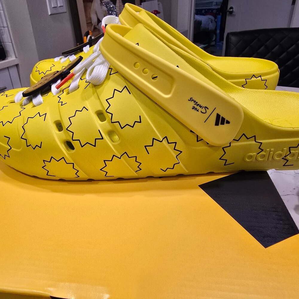 NEW adidas ADILETTE CLOG - SIMPSON 'Yellow' HQ2580 SIMPSONS Mens Size 10 NEW
